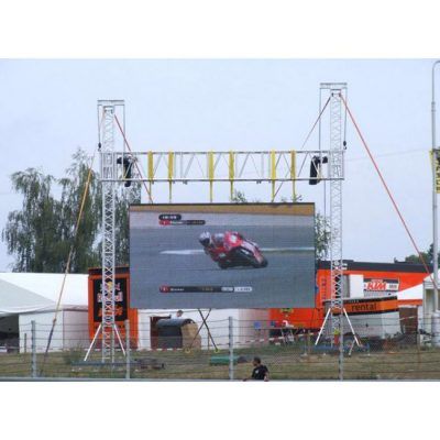 p6-outdoor-location-LED-écran suspendu installation