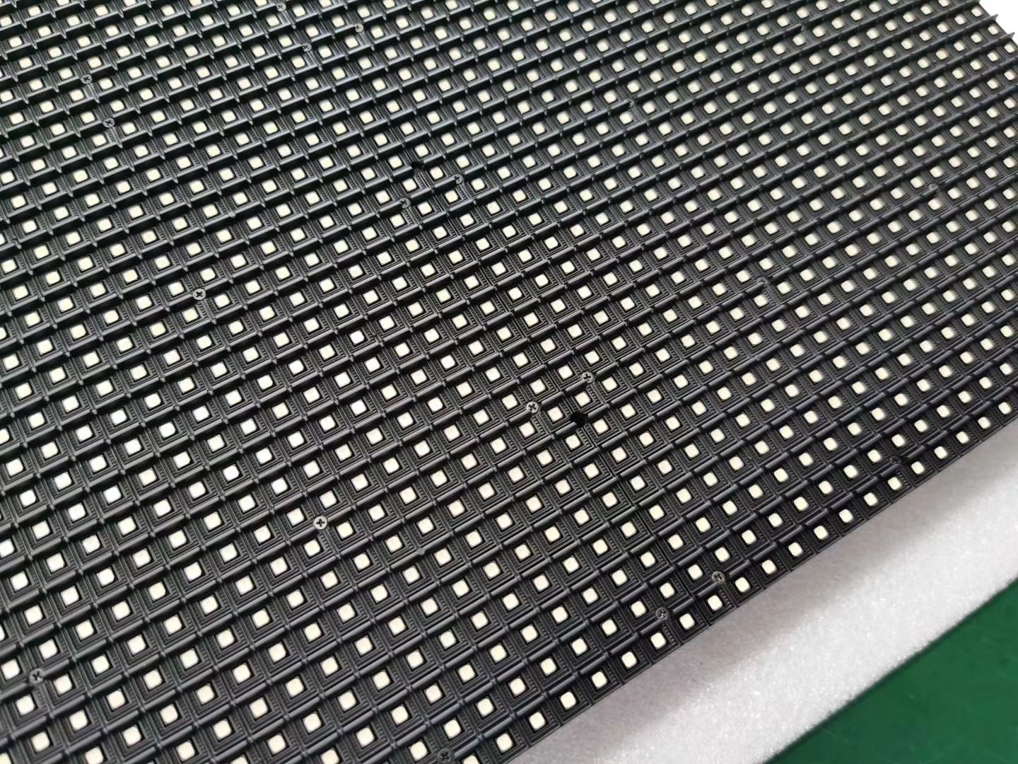 P6.67 perete video led serviciu frontal (4)