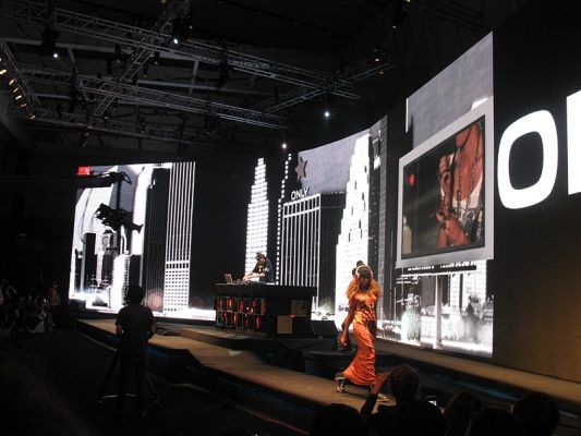 p3.91 led video wall
