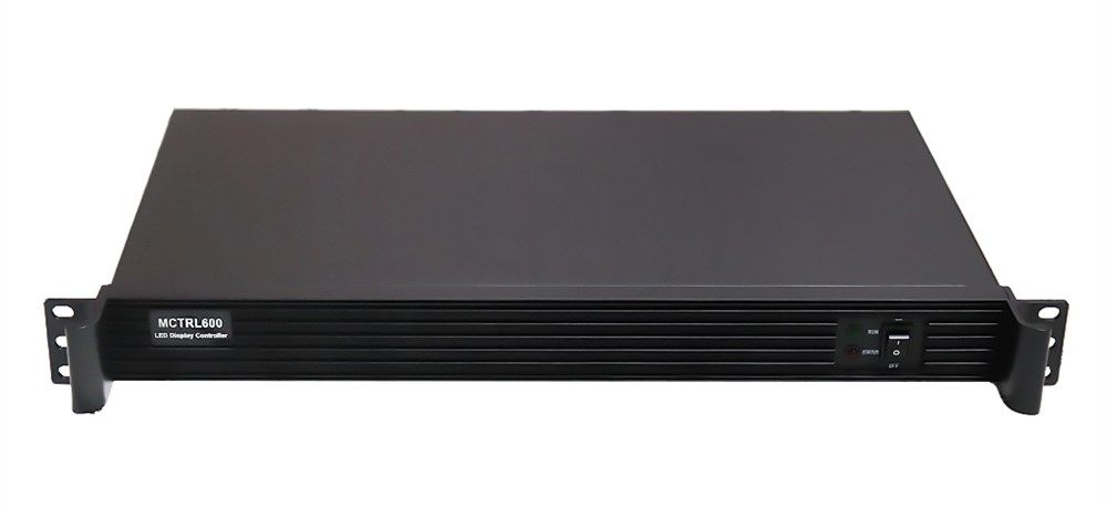 Функції відправної скриньки Novastar mctrl600: MCTRL600 - це вдосконалений режим роботи контролерів світлодіодного дисплея Novastar. Він підтримує дуже велику роздільну здатність. Він має наступні характеристики: 1) вхід HDMI / DVI; 2) HDMI / зовнішній аудіовхід; 3) 12біт / 10 біт / 8 біт джерело HD відео; 4) Resolution supported:2048× 1152,1920 × 1200,2560 × 960Дозвіл, підтримуванеorted:1440× 900; (12біт / 10bit) 6) 1 Датчик світла інтерфейсу; 7) Cascading підтримується; 8) 18трохи сірі обробки і представлення масштабу; 9) формат відео:RGB,YCrCb4:2:2,YCrCb4:4:4; 10)Стандартне житло 1U; незалежне джерело живлення